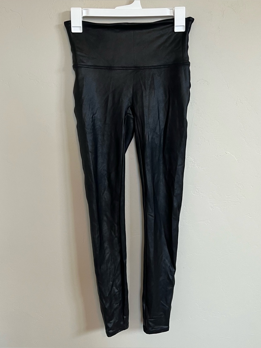 SPANX Faux Leather Pleather Leggings Women’s Sz M Black Bikercore Stretch Knit